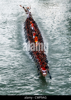 Courses de bateaux serpents pendant onam celebration, Bamboostix Banque D'Images