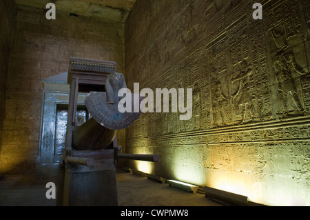 Arche de Horus à Edfou Egypte temple Horus Banque D'Images