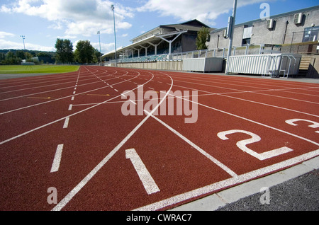 L'université de Swansea d'une piste de course à côté de la piscine nationale du Pays de Galles à Swansea. Banque D'Images