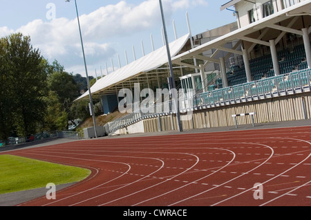 L'université de Swansea d'une piste de course à côté de la piscine nationale du Pays de Galles à Swansea. Banque D'Images