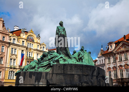 Prague, République tchèque : Jan Hus Monument à la place de la vieille ville. Banque D'Images