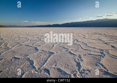 Paysage d'un lac Badwater dans Death Valley National Park Banque D'Images