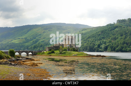 Le Château d'Eilean Donan, à la tête de l'Écosse Loch Duich Banque D'Images