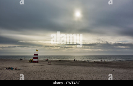 Lifeguard station sur une plage danoise Banque D'Images