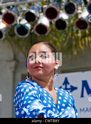 Au cours de l'exécution de danseuse de flamenco Fiesta dans "Santa Barbara", en Californie Banque D'Images