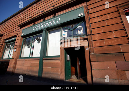 Cafe Gandolfi avait la première machine à cappuccino à Glasgow. Il a ouvert ses portes en 1979. Albion Street, Glasgow, ville marchande. Banque D'Images