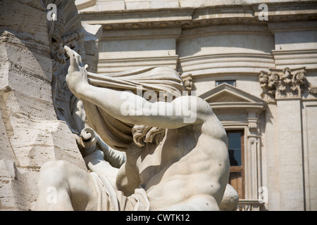 Détail de la fontaine des Quatre Fleuves, montrant le fleuve-dieu du Nil Banque D'Images