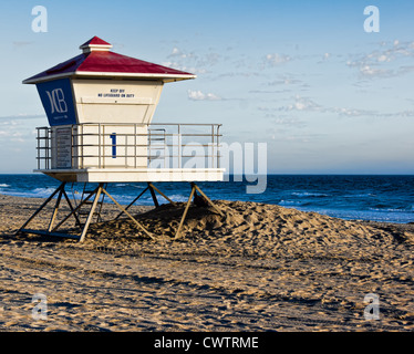 Image panoramique de Huntington Beach Lifeguard Tower Banque D'Images