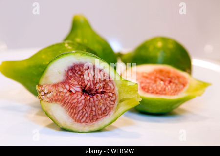 Fig Fruits coupés en deux Macro closeup Banque D'Images