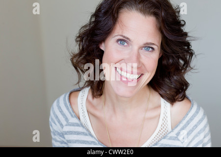 Close up of womans smiling face Banque D'Images