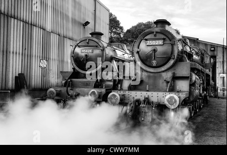 Les moteurs à vapeur Eric Treacy et le chevalier vert moteur Grosmont jette sur le North Yorkshire Moors railway Banque D'Images