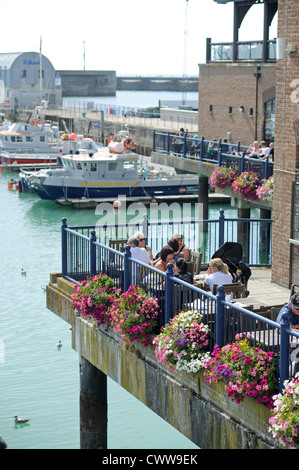 Le restaurant West Quay et le pub Wethercuillers de Brighton Marina East Sussex, Royaume-Uni Banque D'Images