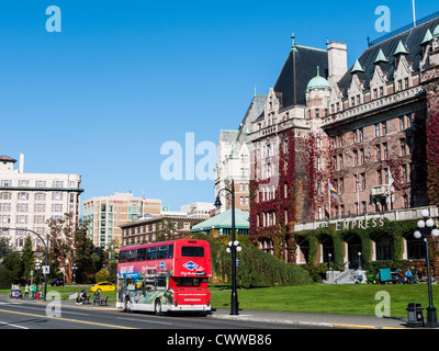 Hôtel Empress avec bus à deux étages à l'extérieur, sur le front de mer, Victoria, Colombie-Britannique, Canada Brirish Banque D'Images