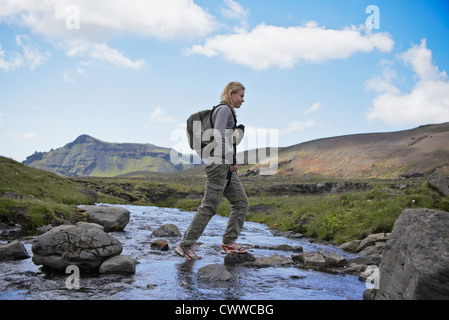 Rocky crossing randonneur volet rural Banque D'Images