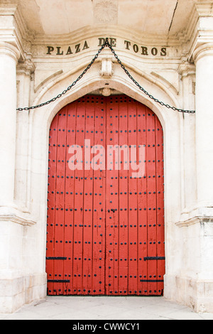 Entrée principale de l'arène de la Plaza de Toros de la Maestranza, Séville, Espagne. Banque D'Images