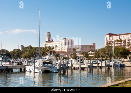 Saint-pétersbourg Renaissance Vinoy Resort & Golf Club avec marina privée sur le centre-ville de Saint-Pétersbourg Florida waterfront Banque D'Images