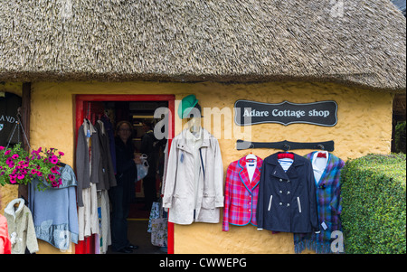 Adare Cottage Shop, Adare, dans le comté de Limerick, Irlande. Banque D'Images