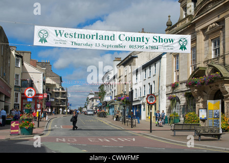 Hôtel de ville et vue de Highgate, Kendal, Cumbria, Angleterre, Royaume-Uni Banque D'Images