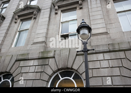 Vieux lampadaires gaz sugg converti pour fonctionner sur l'éclairage électrique aberdeen scotland uk Banque D'Images