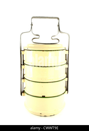 Metal Tiffin, contenant des aliments sur fond blanc Banque D'Images