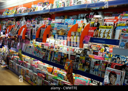 Wh smith magazine stand kent uk 2012 Banque D'Images