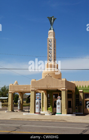 La tour et la station de U-Drop Inn le long de la Route 66 dans la région de Shamrock, Texas Banque D'Images