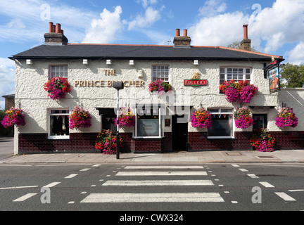 Le Prince Blucher - une fleur couverts pub près de Twickenham Green Banque D'Images
