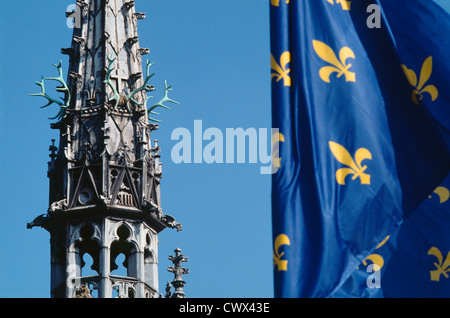 La Chapelle St Hubert avec Fleur-de-Lys drapeau, Château d'Amboise, Loire Valley, France Banque D'Images