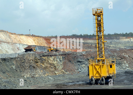 Ciseau à bois machines-outils dans la carrière de minerai de fer Banque D'Images