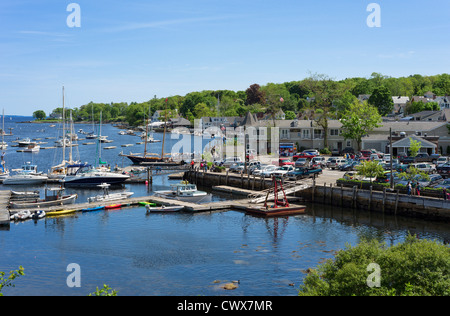 Vue sur le port à Camden, Comté de Knox, Maine, USA Banque D'Images