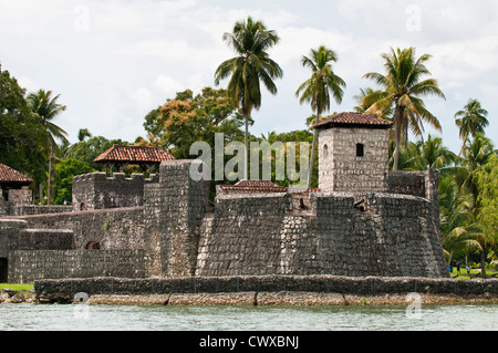 Le Guatemala, le lac Izabal. Castillo de San Felipe de Lara, Lac Izabal Lago de Izabal, Guatemala. Banque D'Images