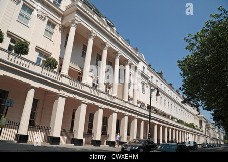 Vue générale le long Eaton Square, un square résidentiel dans le quartier londonien de Knightsbridge, au Royaume-Uni. Banque D'Images