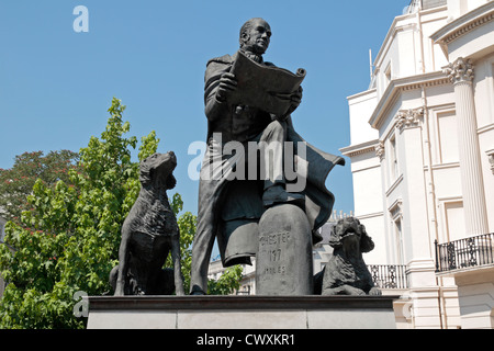 Statue de Sir Robert Grosvenor KG, premier marquis de Westminster, Wilton Crescent, Belgravia, London, UK. Banque D'Images