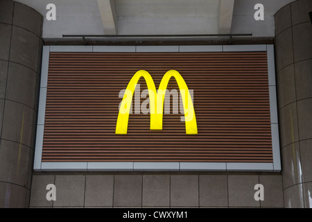 McDonald's Logo libre sur le mur Banque D'Images