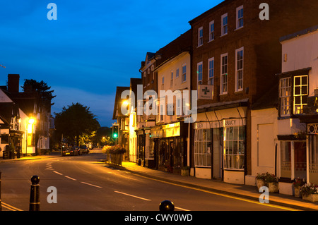 High Street à l'aube, Henley-in-Arden, Warwickshire, UK Banque D'Images