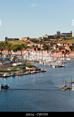 Avis de Whitby et de la rivière Esk, North Yorkshire, Royaume-Uni Banque D'Images