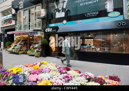 La Turquie, Istanbul, Nisantasi, Vali Konagi Caddesi, Einkaufsstrasse Banque D'Images