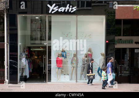 La Turquie, Istanbul, Nisantasi, Vali Konagi Caddesi, Ysatis, Mode France Banque D'Images