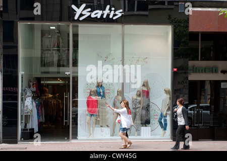 La Turquie, Istanbul, Nisantasi, Vali Konagi Caddesi, Ysatis, Mode France Banque D'Images