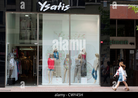 La Turquie, Istanbul, Nisantasi, Vali Konagi Caddesi, Ysatis, Mode France Banque D'Images