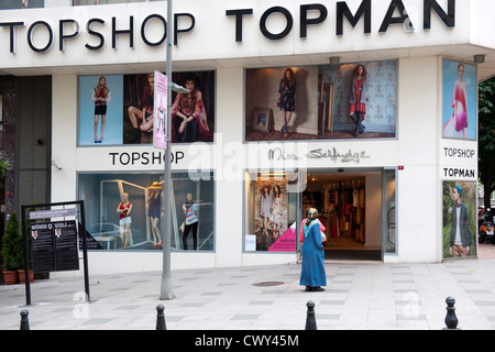 La Turquie, Istanbul, Nisantasi, Vali Konagi Caddesi, Topshop, Topman britisches Modelabel Banque D'Images