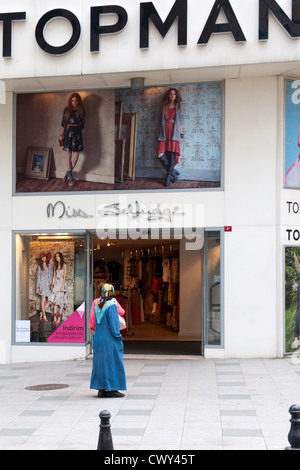 La Turquie, Istanbul, Nisantasi, Vali Konagi Caddesi, Topshop, Topman britisches Modelabel Banque D'Images