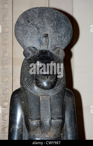 La déesse égyptienne Sekhmet, Musée du Louvre, Paris, France Banque D'Images