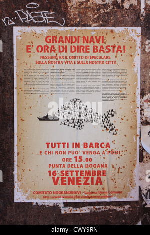 L'affiche de protestation contre les bateaux de croisière à Venise pour une démonstration le 16 septembre 2012 Banque D'Images