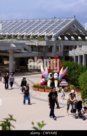 L'entrée principale de l'Aquarium Churaumi d'Okinawa, au Japon. Banque D'Images