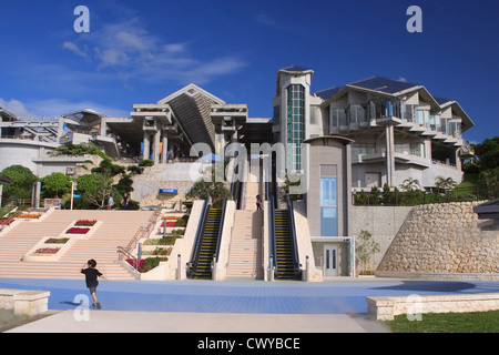 L'entrée principale de la célèbre Aquarium Churaumi d'Okinawa, au Japon. Banque D'Images