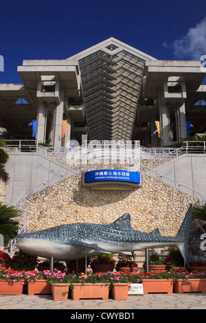 L'entrée principale de la célèbre Aquarium Churaumi d'Okinawa, au Japon. Banque D'Images