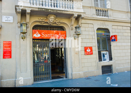 Extérieur d'une succursale de la banque espagnole Santander à Barcelone, Catalogne, Espagne, ES Banque D'Images