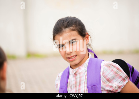 Girl à sérieusement à une autre fille Banque D'Images