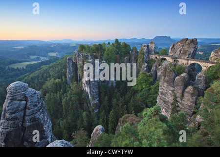 Rock formation Bastei, la Suisse Saxonne, Allemagne Banque D'Images